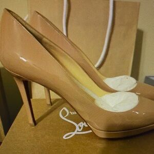Aldo Glossy Beige Heels